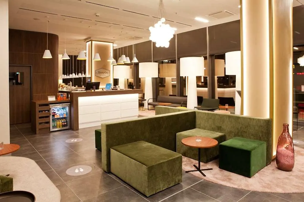 Hampton By Hilton Munich City Center East Hotell