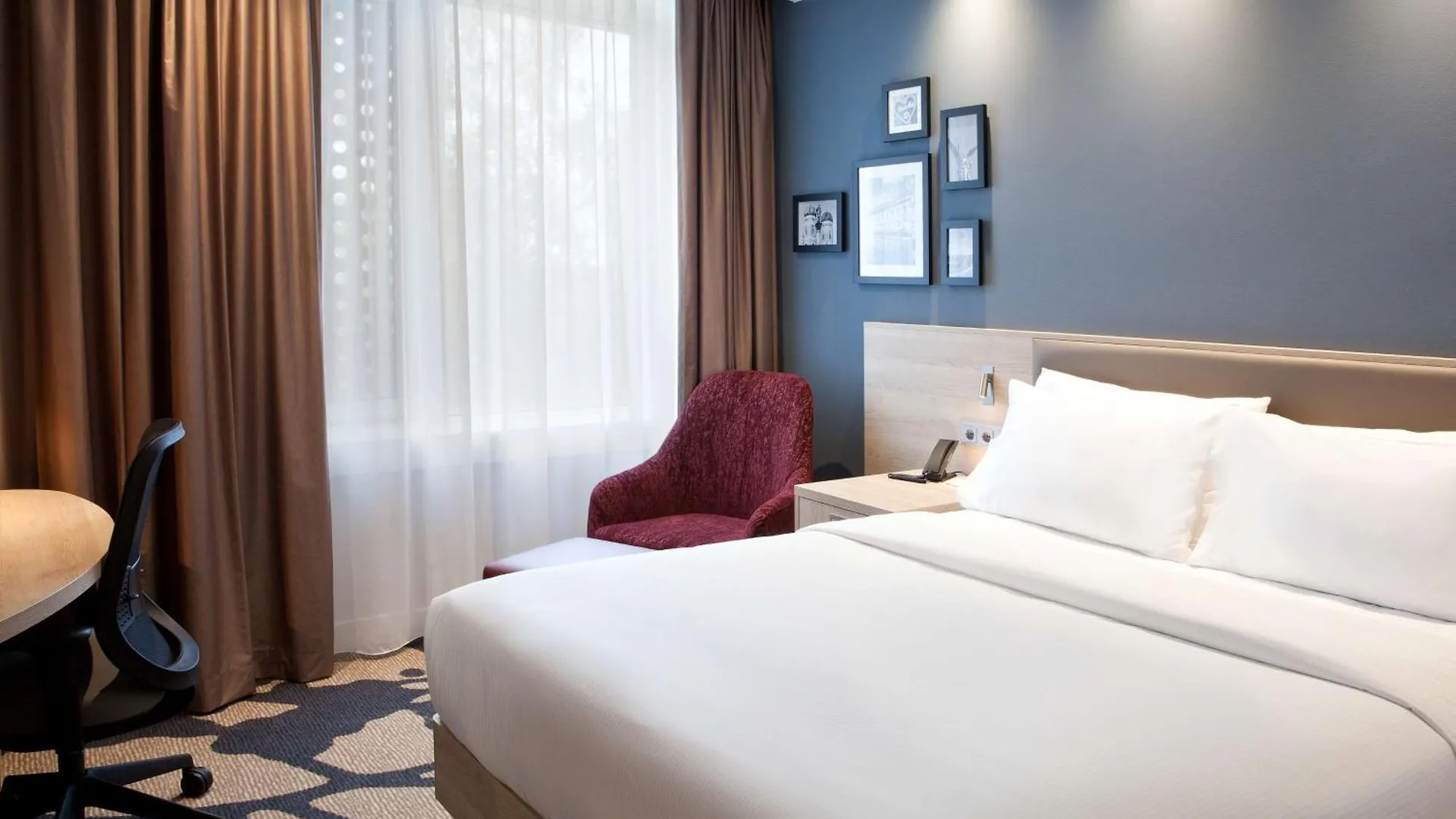 Hampton By Hilton Munich City Center East מלון